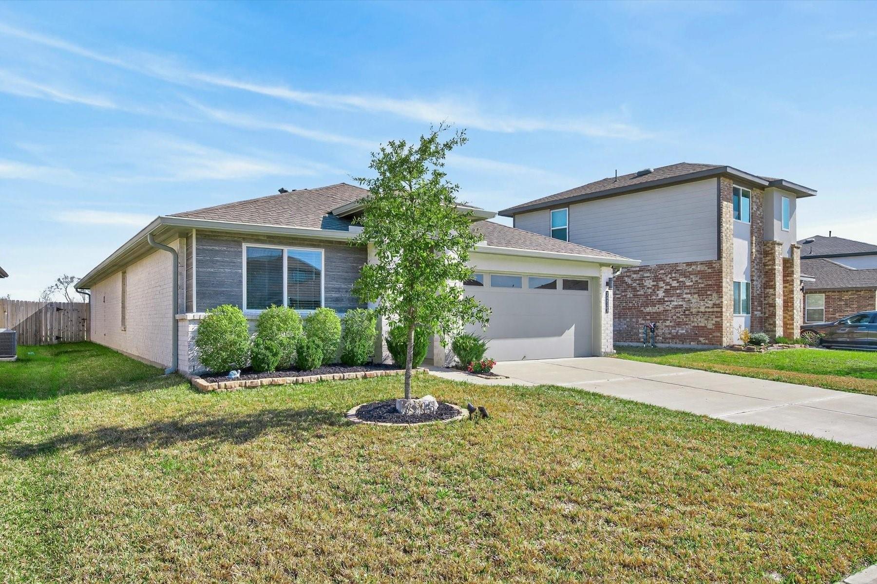 7215 Colwyn Bay Trail