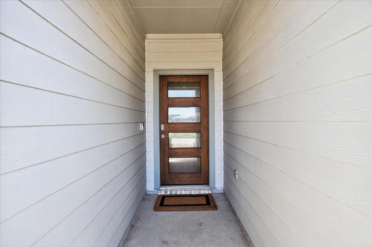 7215 Colwyn Bay Trail