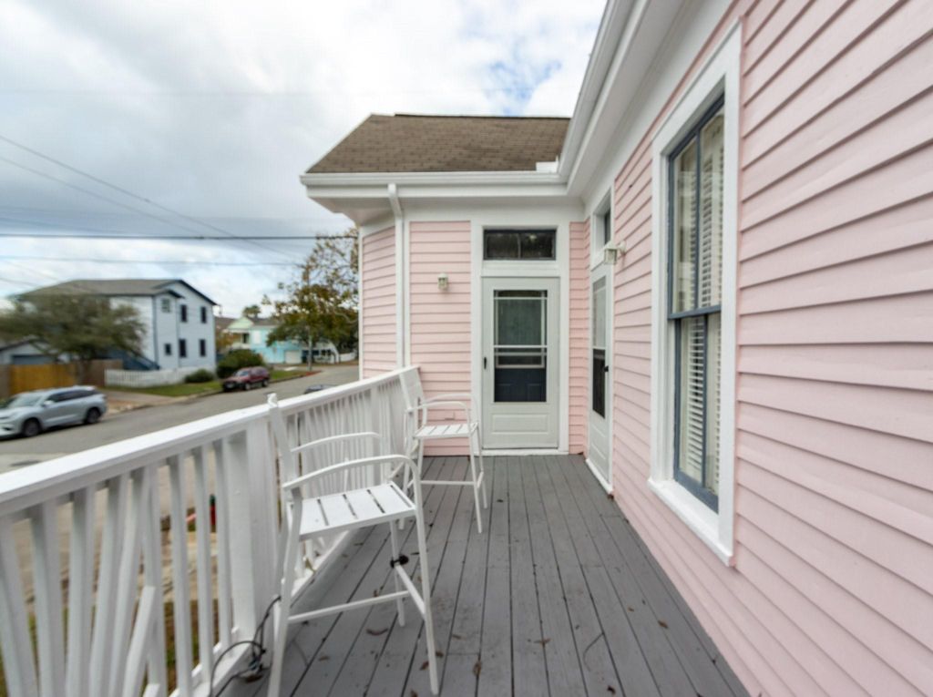 Photo of 1114 12th Street, Galveston, TX 77550 (MLS # 31906210)