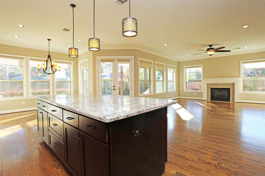 Photo of 1611 Wakefield Drive, Houston, TX 77018 (MLS # 38195759)