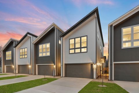 Photo of 4210 Mckinley Street, Houston, TX 77051 (MLS # 75307215)