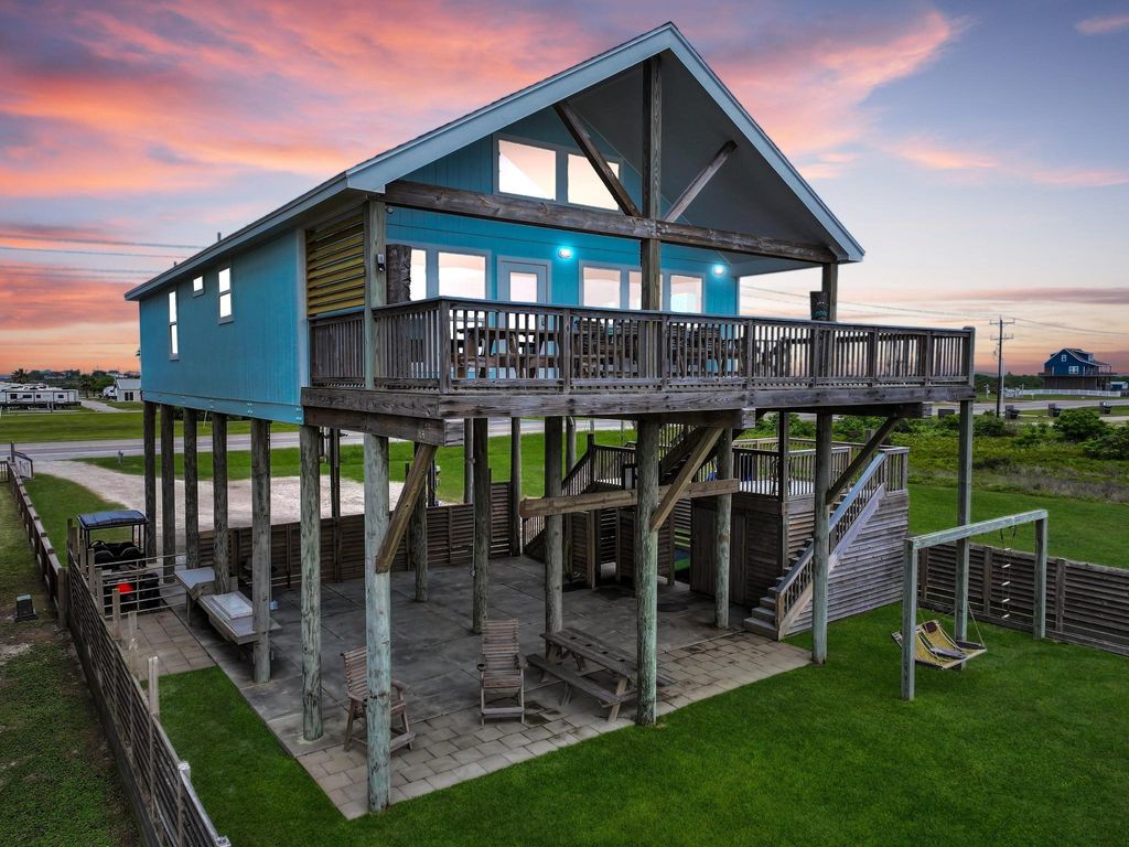 Photo of 1684 Highway 87, Gilchrist, TX 77617 (MLS # 50419494)