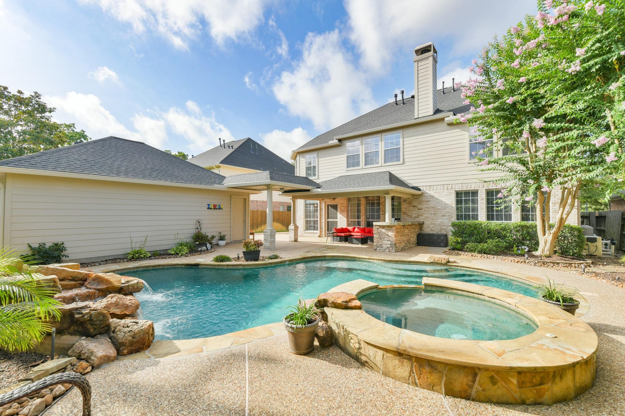 16050 Lockdale Lane
