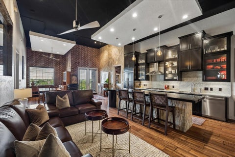 Condo For Sale - 1111 Studewood Street #609<br/> Houston, TX 77008