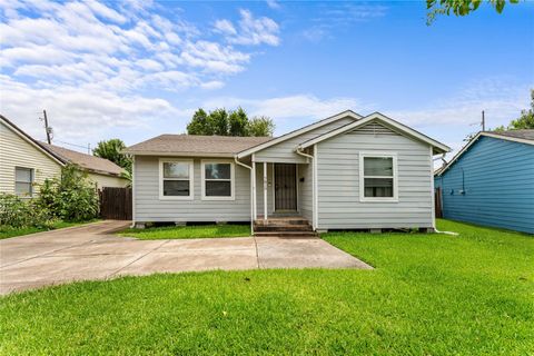 Photo of 7819 Fir Street, Houston, TX 77012 (MLS # 40664274)