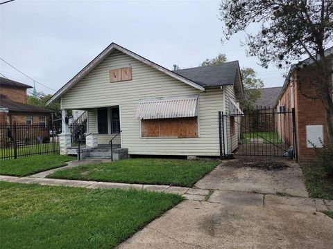 Photo of 3410 Nagle Street, Houston, TX 77004 (MLS # 31085992)