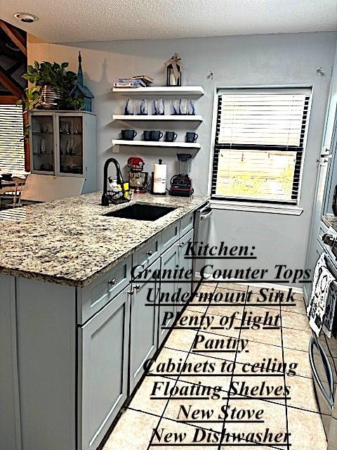 200 Fountain Lake W 125