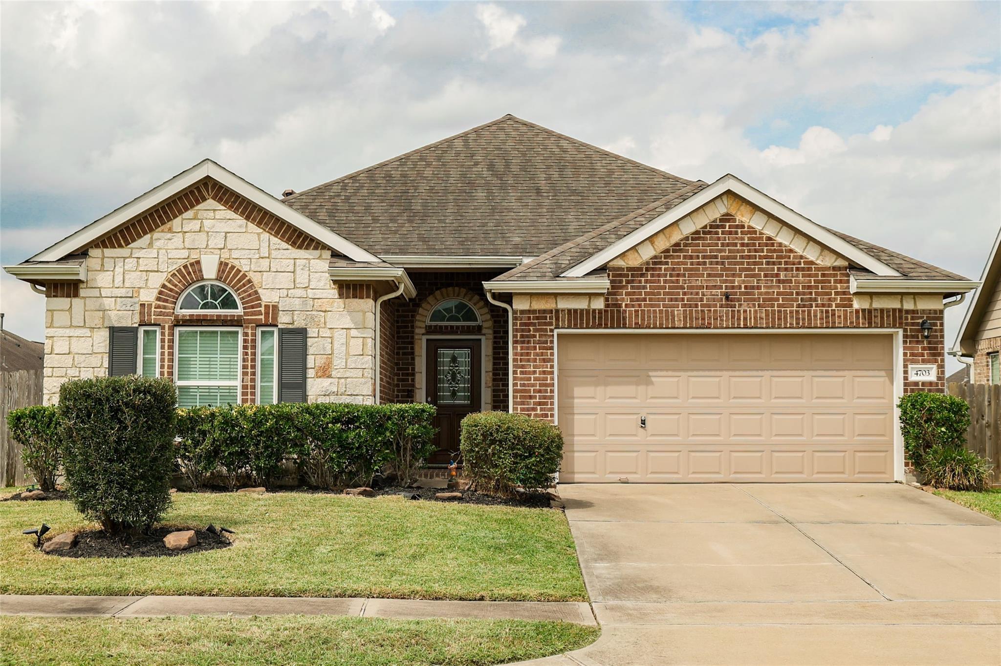 4703 N Bella Court