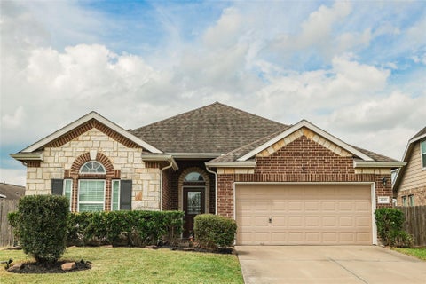 Photo of 4703 N Bella Court, Alvin, TX 77511 (MLS # 65087232)