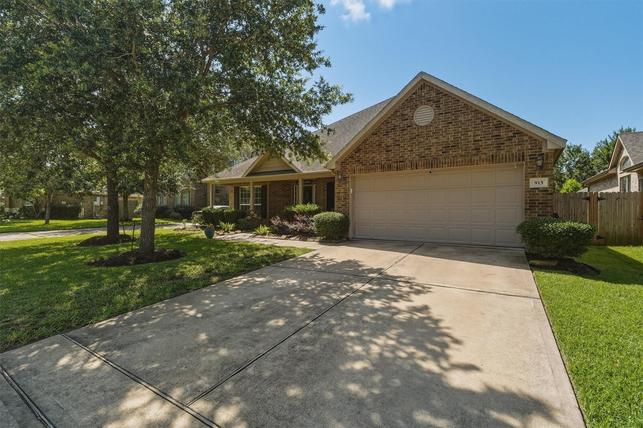 915 Misty Cliff