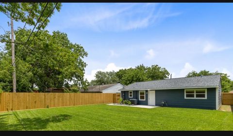 Photo of 11014 Segrest Drive, Houston, TX 77047 (MLS # 10485731)