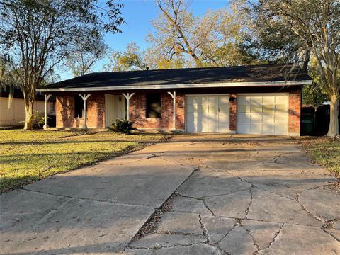 Photo of 322 Wisteria Street, Richwood, TX 77531 (MLS # 77479663)