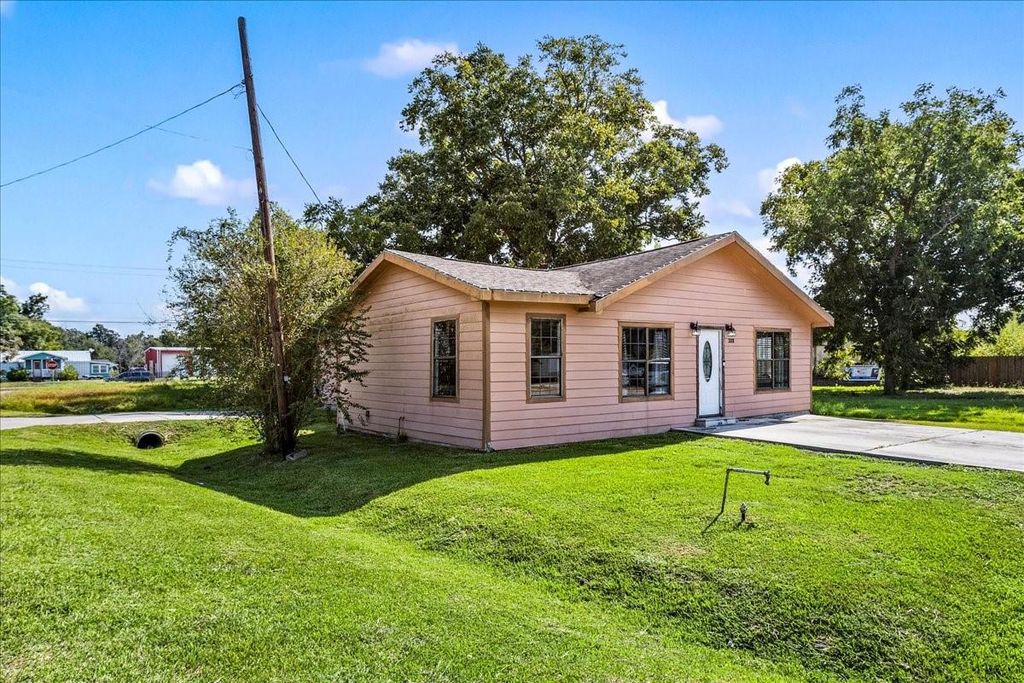 Photo of 3201 Avenue F, Dickinson, TX 77539 (MLS # 9324687)