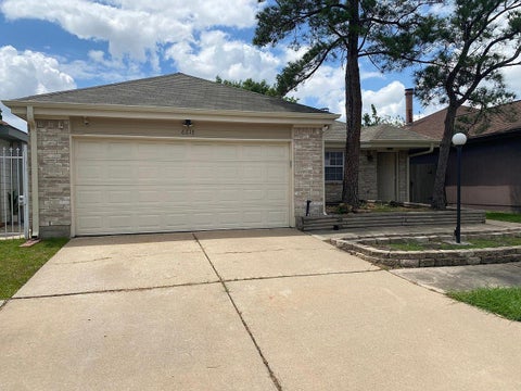 Photo of 6618 Briar Terrace Drive, Houston, TX 77072 (MLS # 92705560)