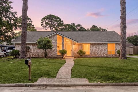 Photo of 5923 Pebble Springs Drive, Houston, TX 77066 (MLS # 55479978)