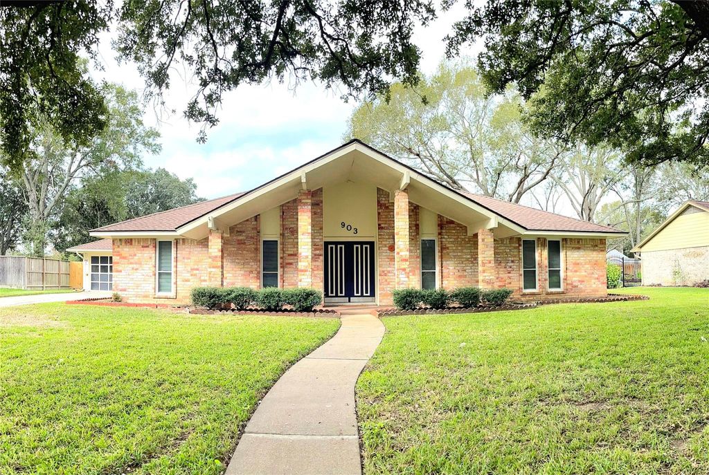 Photo of 903 Carnation Street, Katy, TX 77493 (MLS # 52524666)