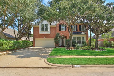 Photo of 1018 Bringewood Chase Drive, Spring, TX 77379 (MLS # 34041043)