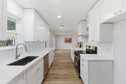 Photo of 9326 Meadowbriar Lane Ln, Houston, TX 77063 (MLS # 30230900)