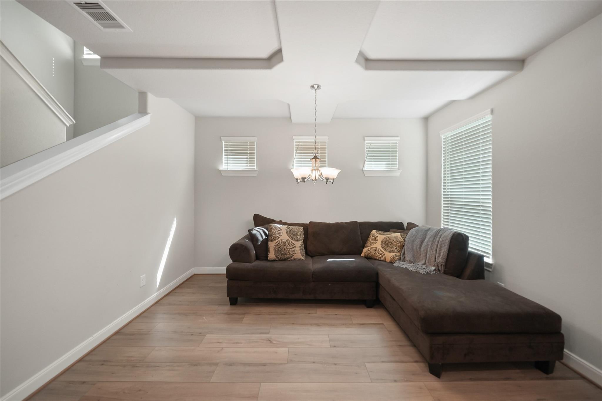 831 Cloverdale Drive