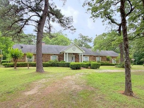 Photo of 1123 Creekwood Street, Crockett, TX 75835 (MLS # 43378670)
