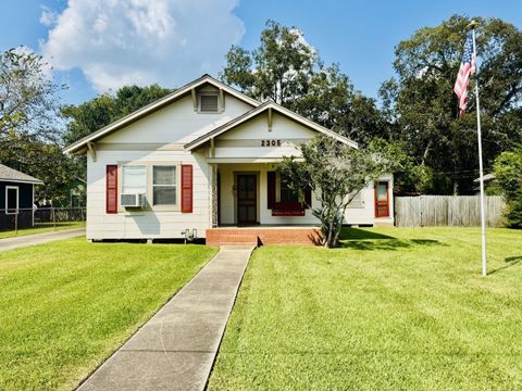 Photo of 2305 Beaumont Avenue, Liberty, TX 77575 (MLS # 11756535)