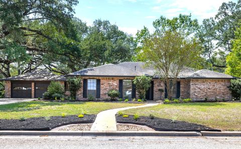 Photo of 107 Memorial Lane, Columbus, TX 78934 (MLS # 62547665) Photo of 107 Memorial Lane, Columbus, TX 78934 (MLS # 62547665)