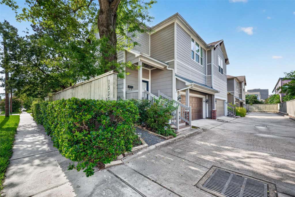 Photo of 1333 W 23rd Street #A, Houston, TX 77008 (MLS # 21975200)