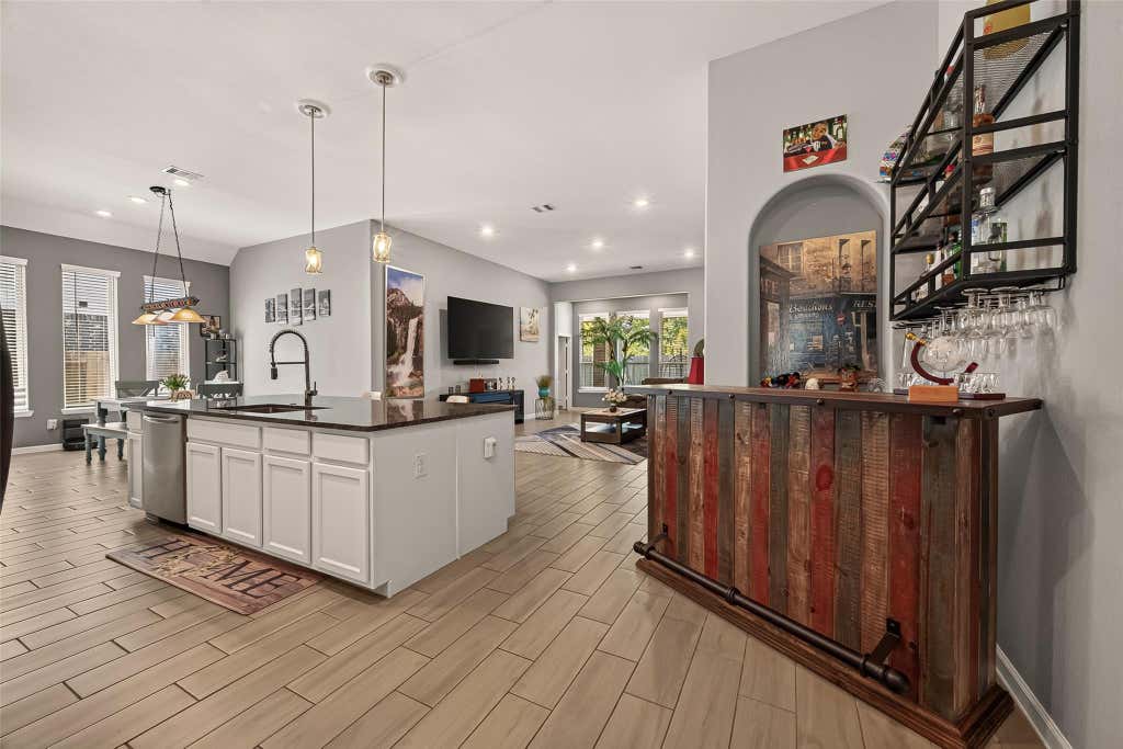 Photo of 501 Campbell Drive, League City, TX 77573 (MLS # 34934297)