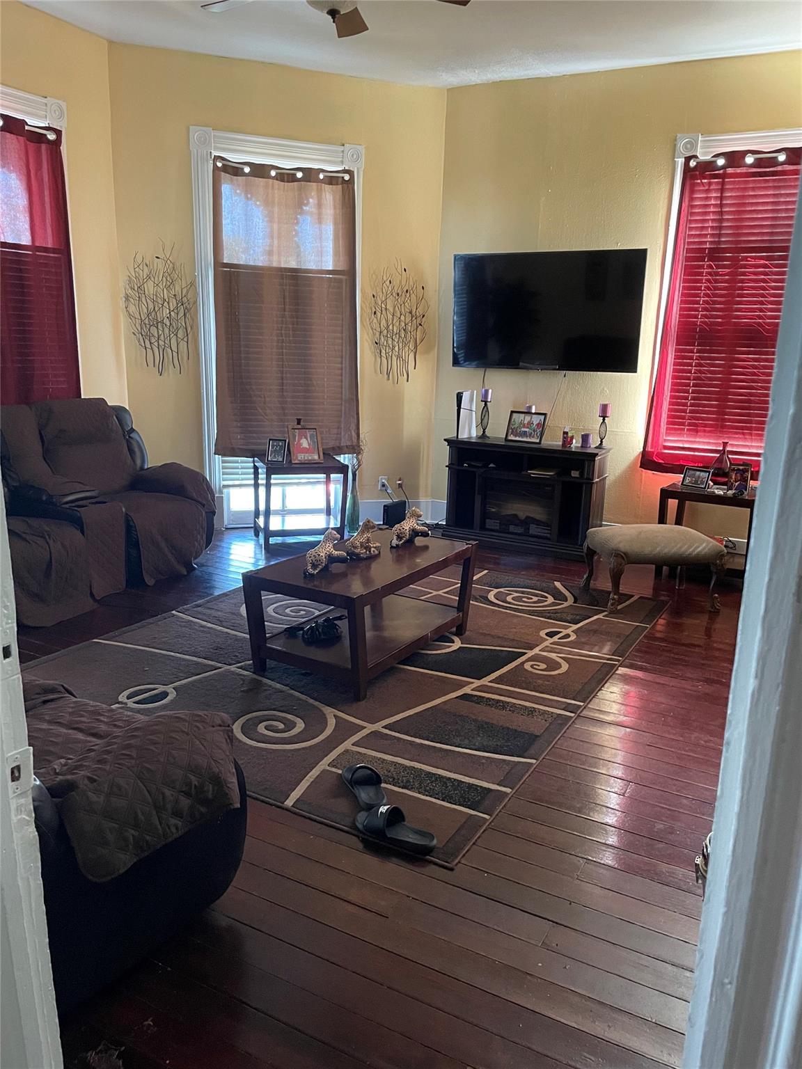 1819 Broadway Avenue J