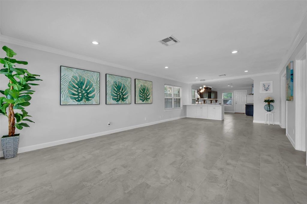 Photo of 2610 W Holcombe Boulevard, Houston, TX 77025 (MLS # 11420925)