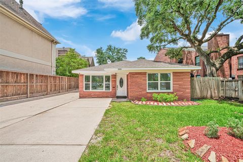 Photo of 2610 W Holcombe Boulevard, Houston, TX 77025 (MLS # 11420925)