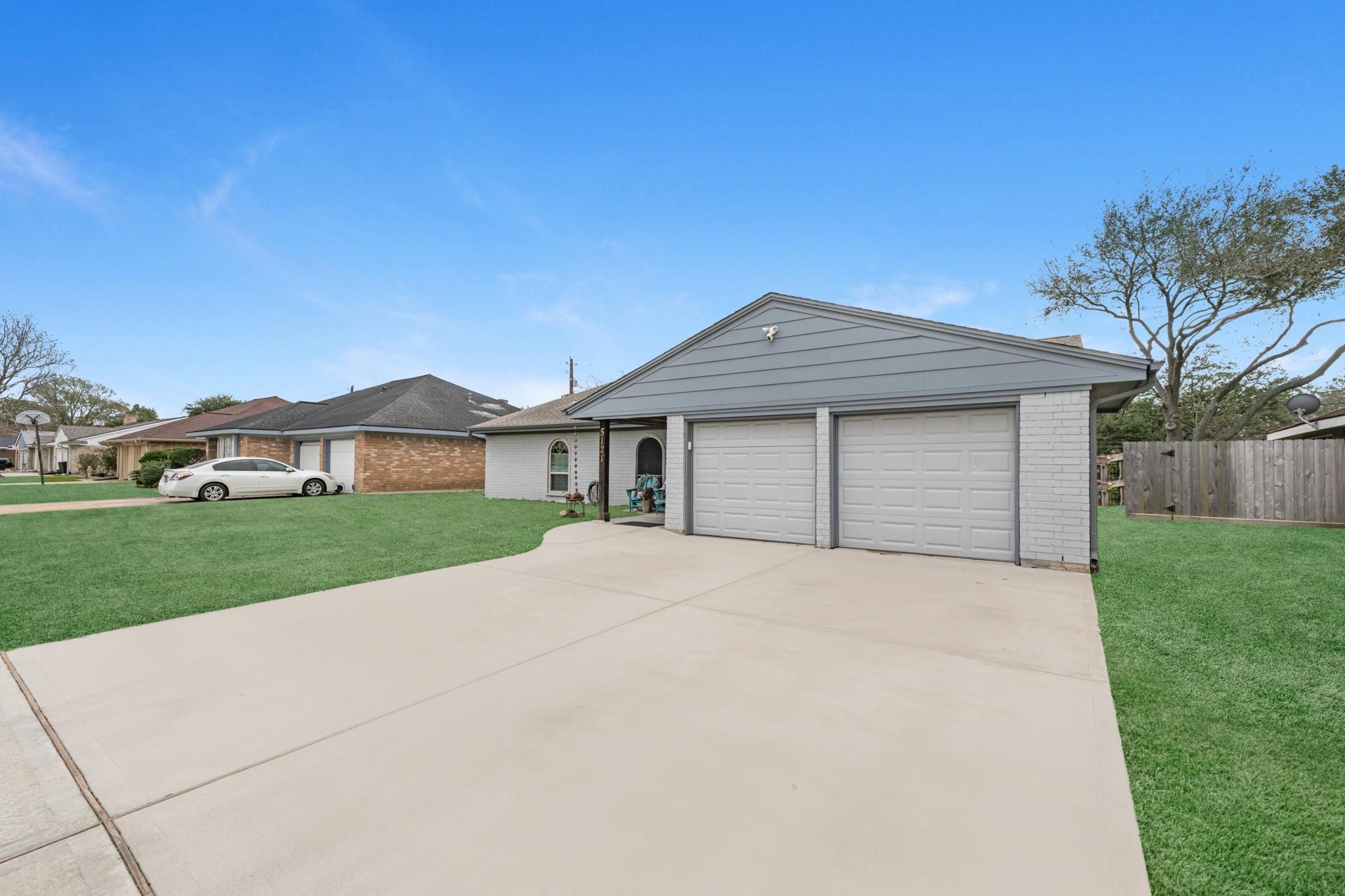 5121 Creekview Drive