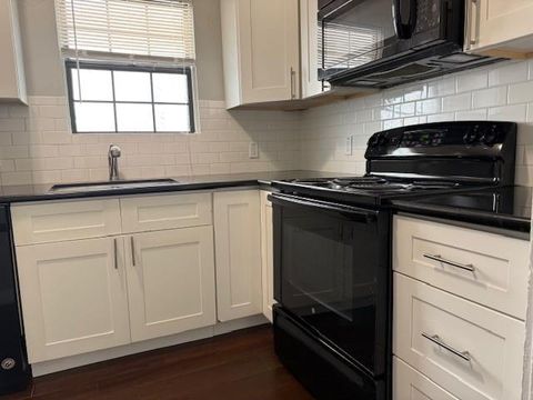 Tiny photo for 2915 Isabella Street #B, Houston, TX 77004 (MLS # 17874959)