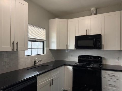 Tiny photo for 2915 Isabella Street #B, Houston, TX 77004 (MLS # 17874959)