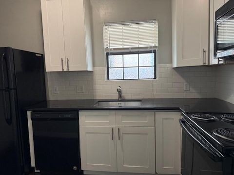 Tiny photo for 2915 Isabella Street #B, Houston, TX 77004 (MLS # 17874959)