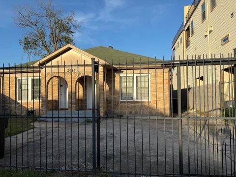 Tiny photo for 2915 Isabella Street #B, Houston, TX 77004 (MLS # 17874959)