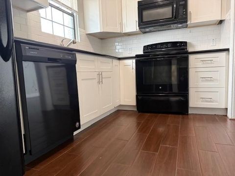 Tiny photo for 2915 Isabella Street #B, Houston, TX 77004 (MLS # 17874959)