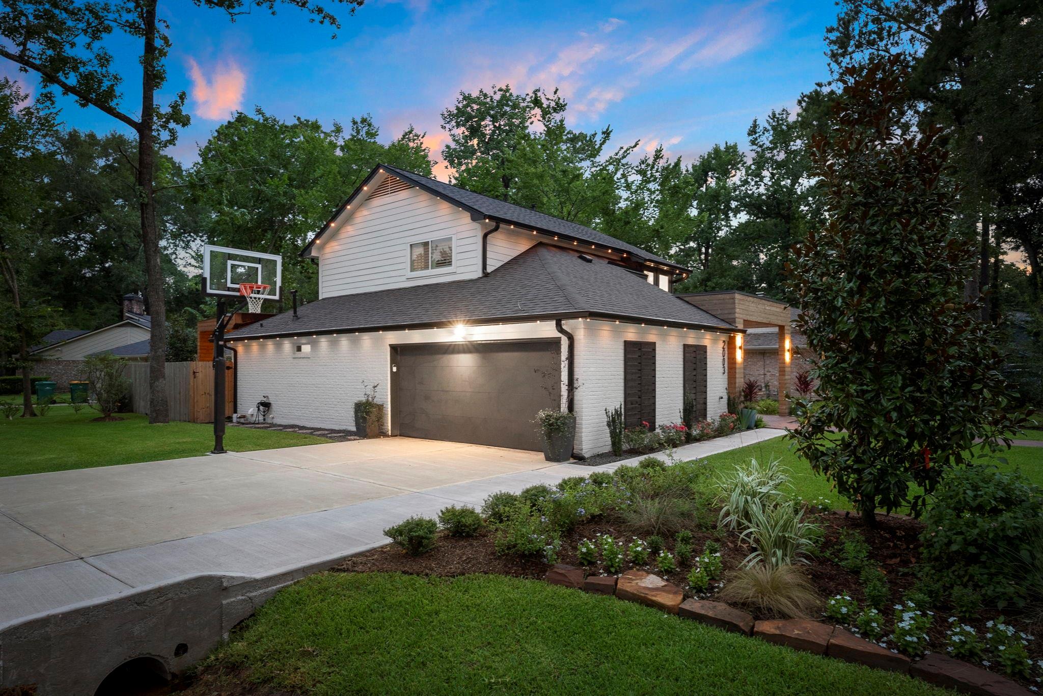 2003 Longstraw Place