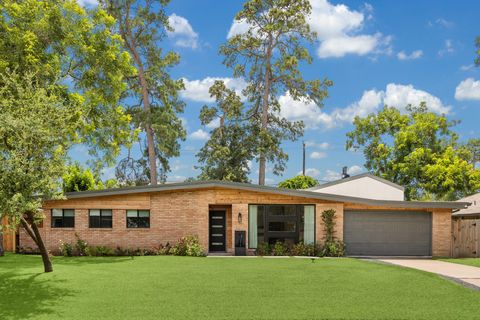 Photo of 10159 Brinwood Drive, Houston, TX 77043 (MLS # 72528464)