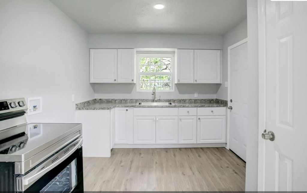 Photo of 5123 Peachtree Street #1/2, Houston, TX 77016 (MLS # 57885973)