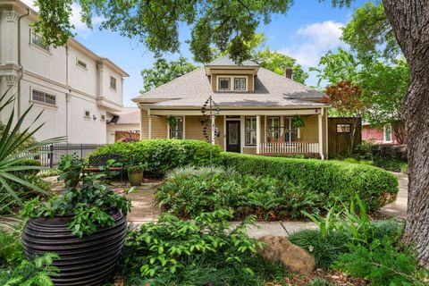 Photo of 1421 Columbia Street, Houston, TX 77008 (MLS # 36487339)