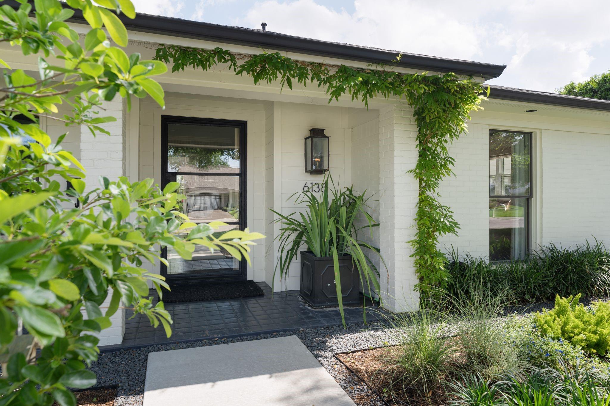 6138 Inwood Drive