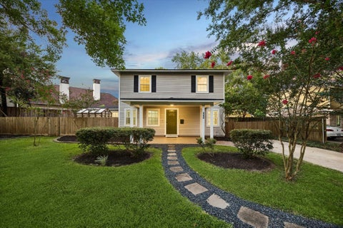 Photo of 858 Azalea Street, Houston, TX 77018 (MLS # 7815055)