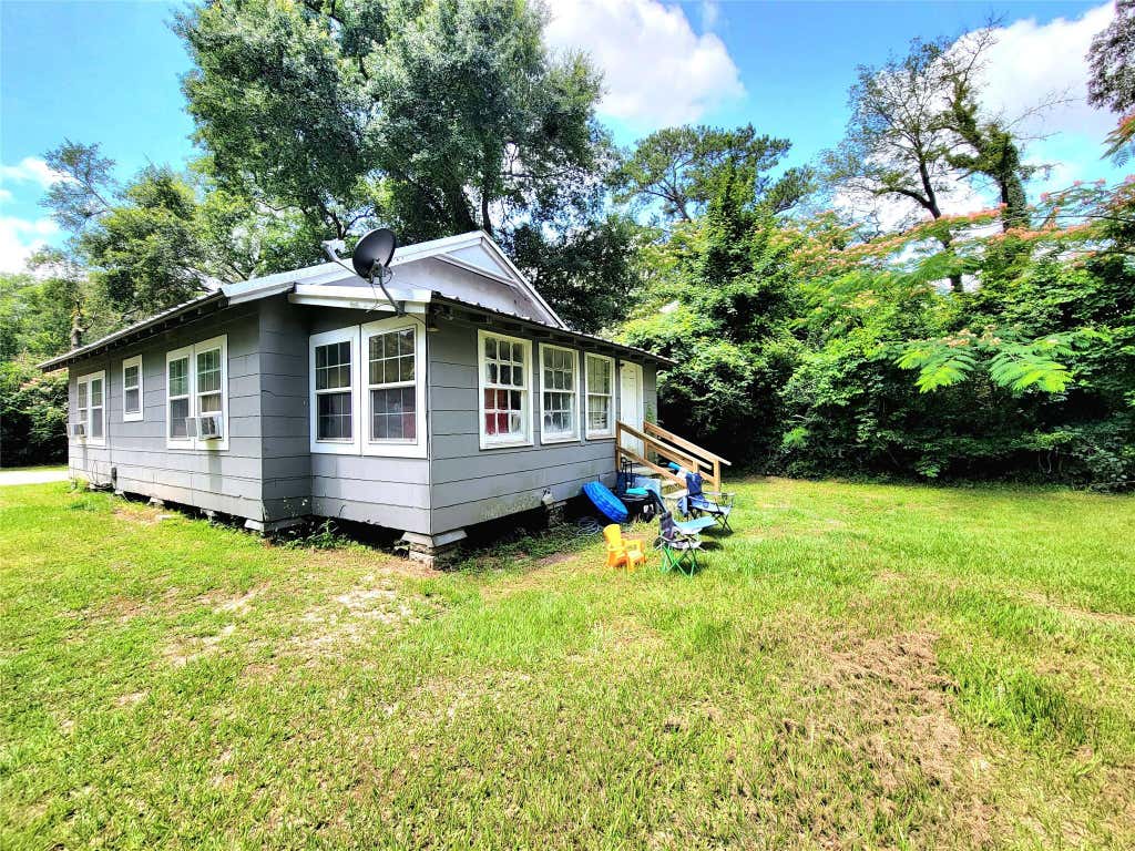 Photo of 107 Issacks Street, Cleveland, TX 77327 (MLS # 2852379)