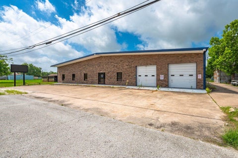 Photo of 8621 Highway 6, Hitchcock, TX 77563 (MLS # 21471906)