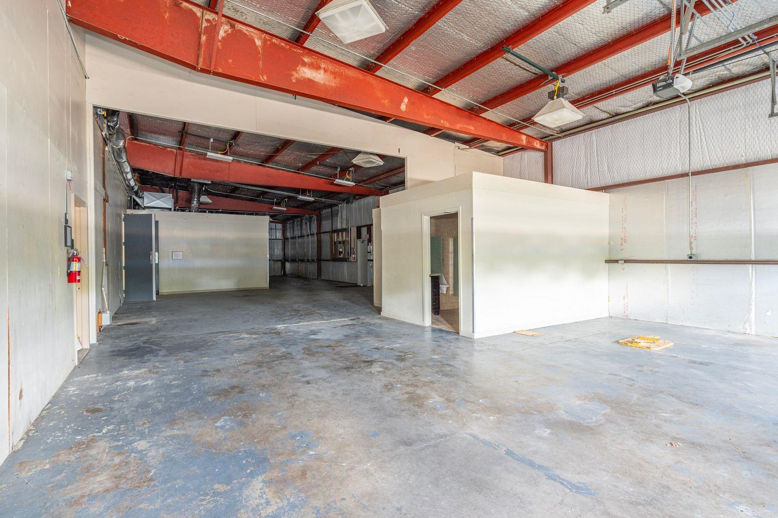 8621 Highway 6
