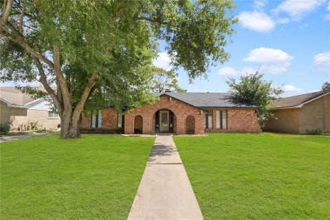 Photo of 2403 Creek Meadows Drive, Missouri City, TX 77459 (MLS # 41054016)
