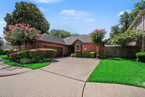 Photo of 2926 Highland Lakes Drive, Missouri City, TX 77459 (MLS # 81731706)