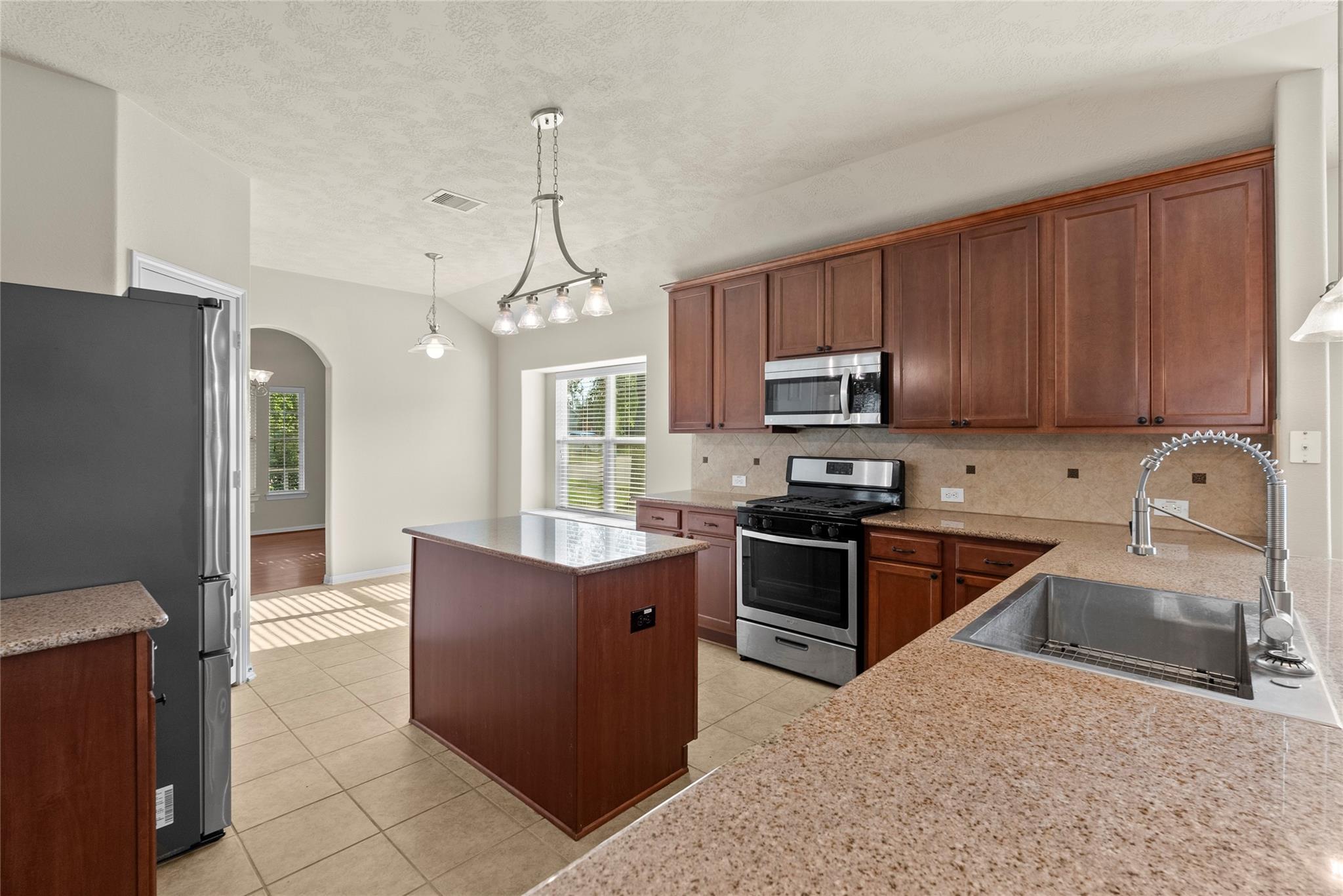 10015 Lynnwood Drive