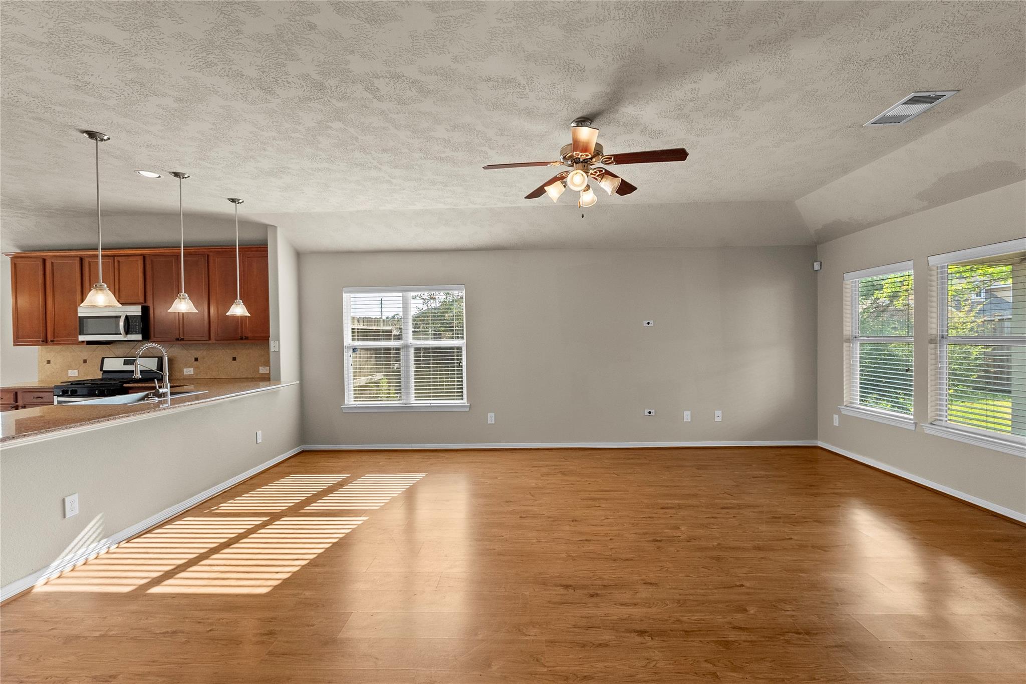 10015 Lynnwood Drive